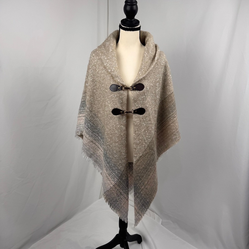 Apt. 9 Poncho Women One Size Tan Gray New Clip Closure Knit Fringed Shawl Wrap